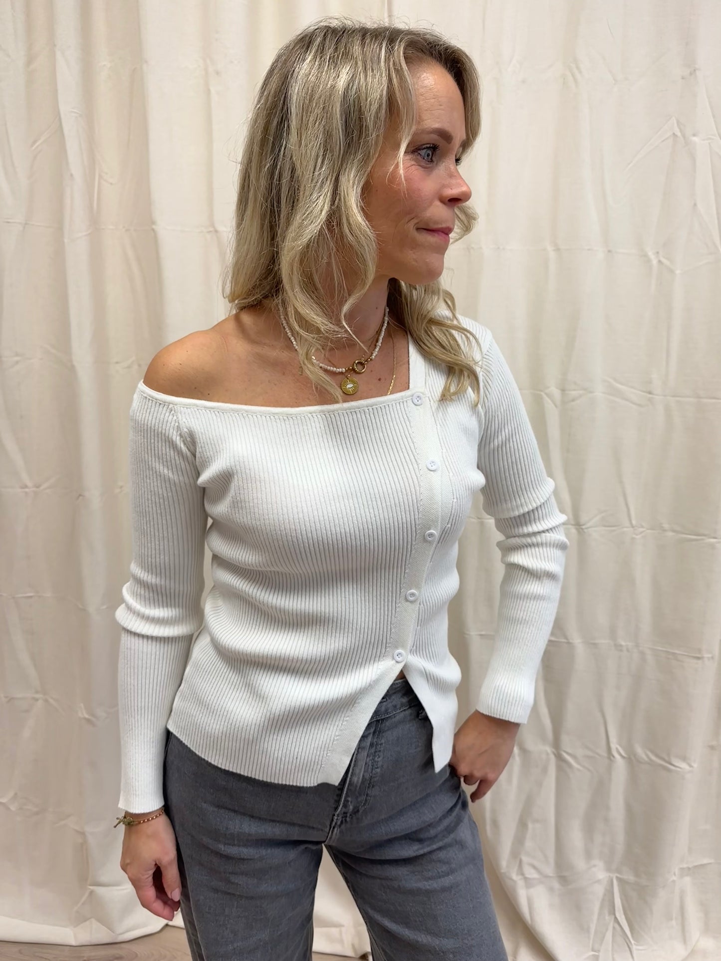 Top off shoulder crème