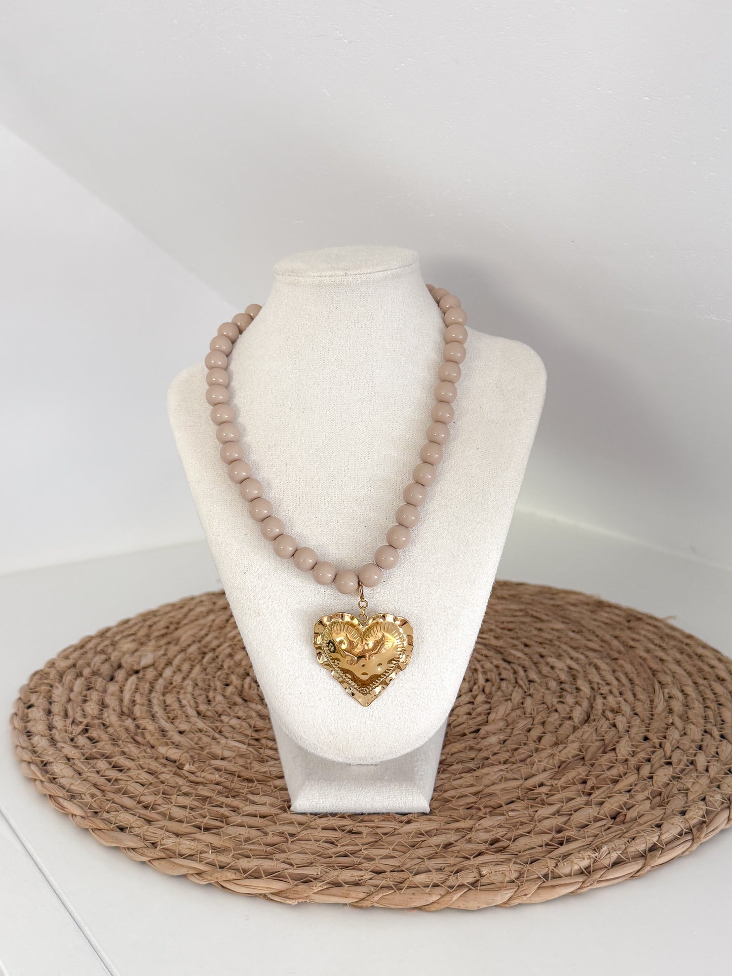 Sunbeads collectie - taupe hart open